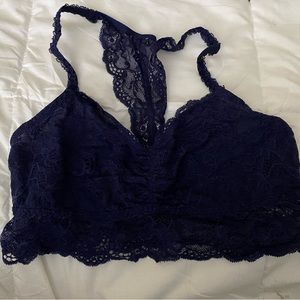 Women’s Victoria Secret Pink Racer Back Lave Bralette.